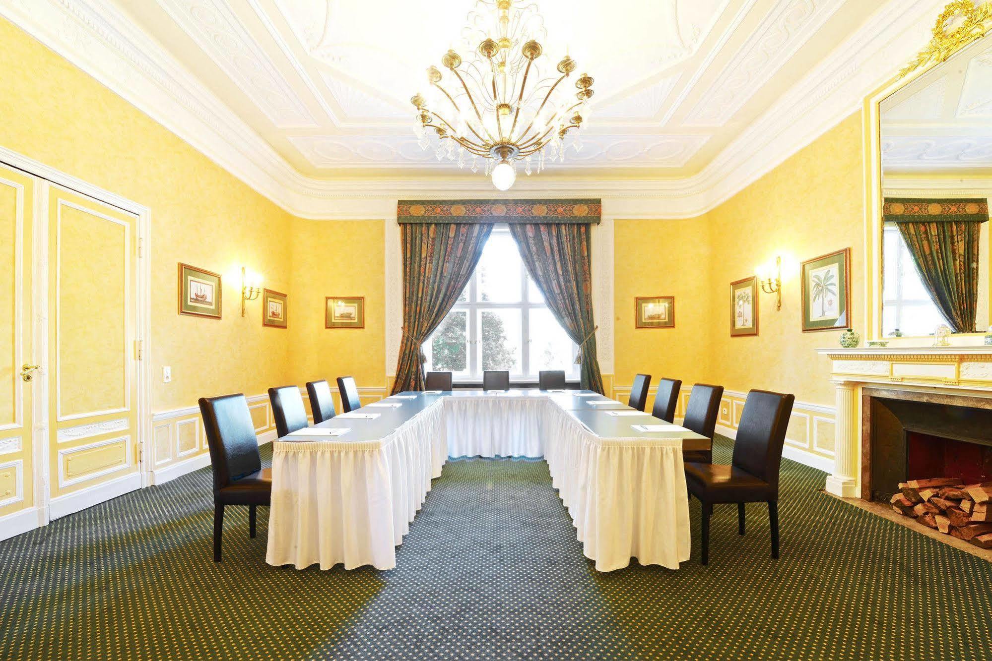 Ringhotel Villa Westerberge Aschersleben Bagian luar foto