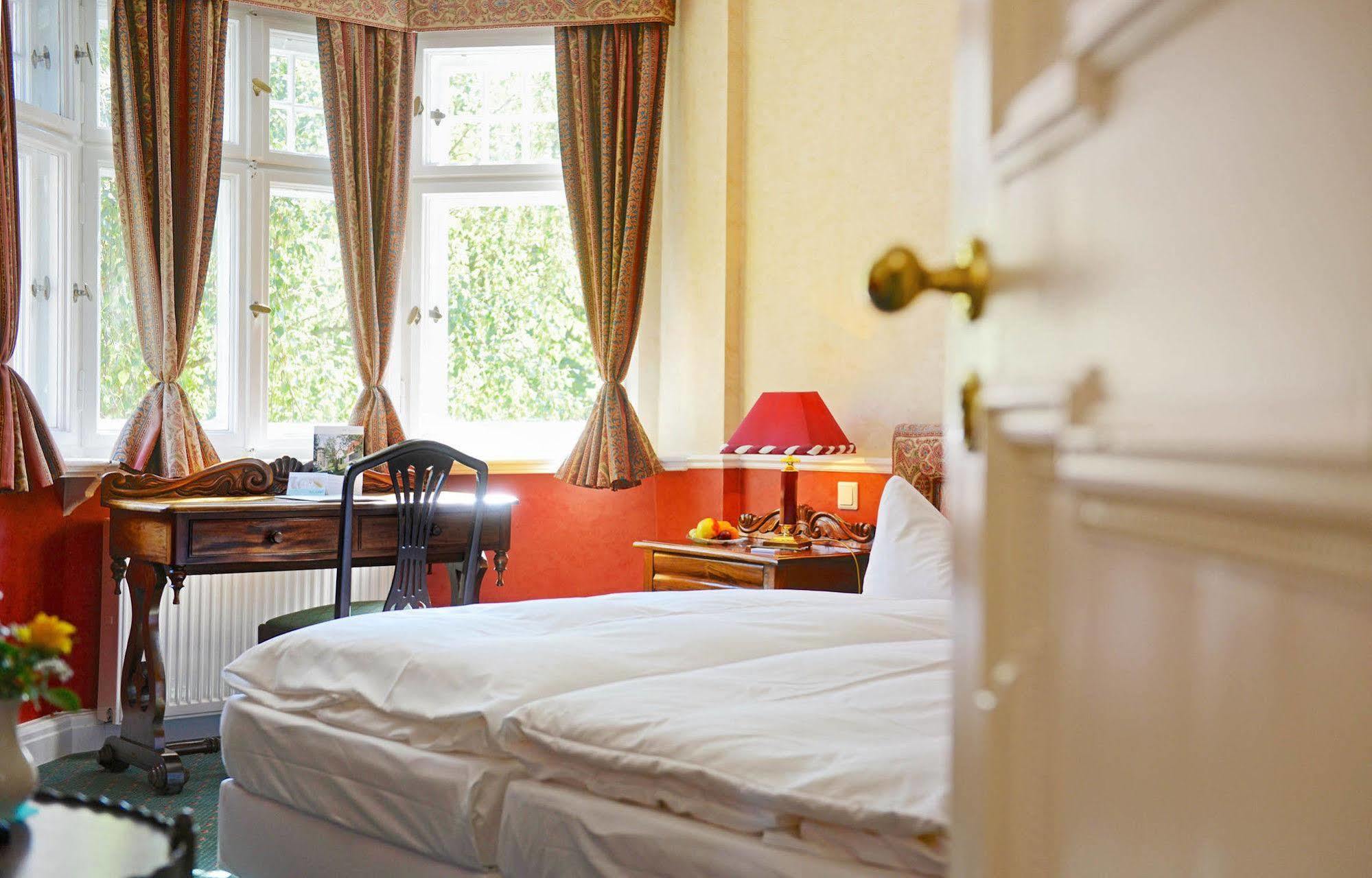 Ringhotel Villa Westerberge Aschersleben Bagian luar foto